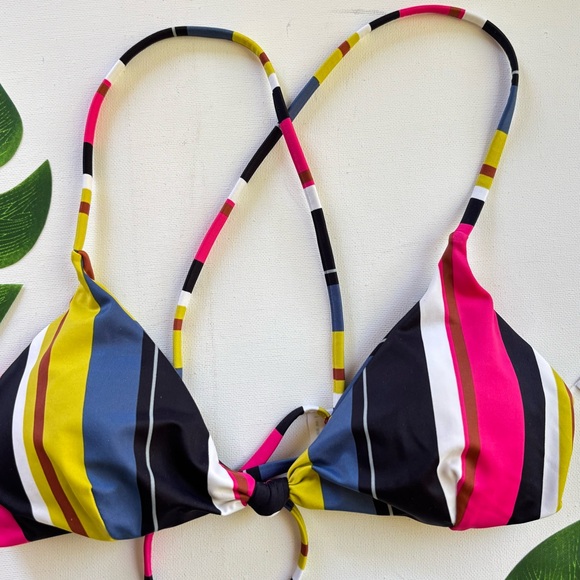 🌴RVCA Bolsa Knot Front Bikini Top🌴 - Picture 4 of 9